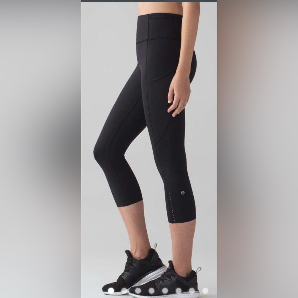 Lululemon Athletica Fast and Free Crop Black Leggings w/Pockets-10